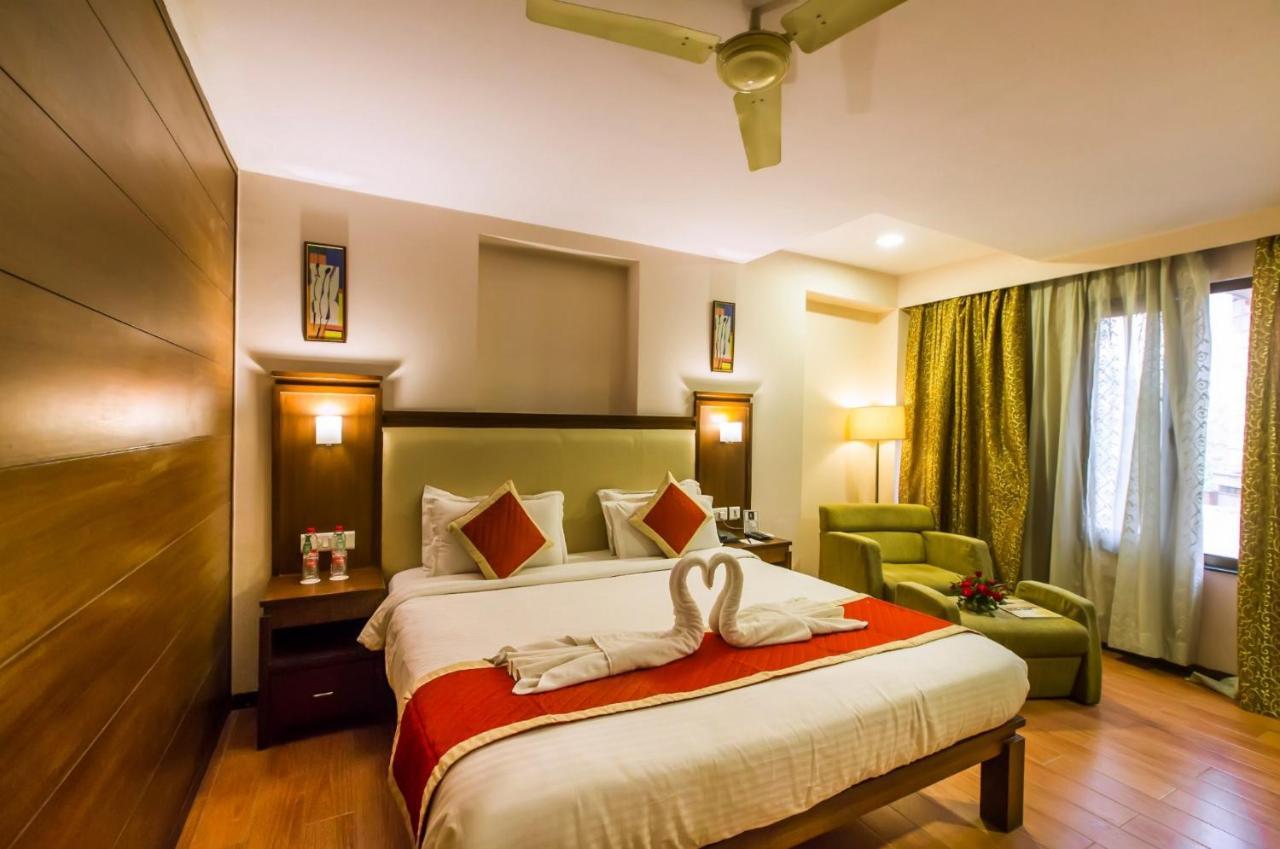 Golden Manor Hotel